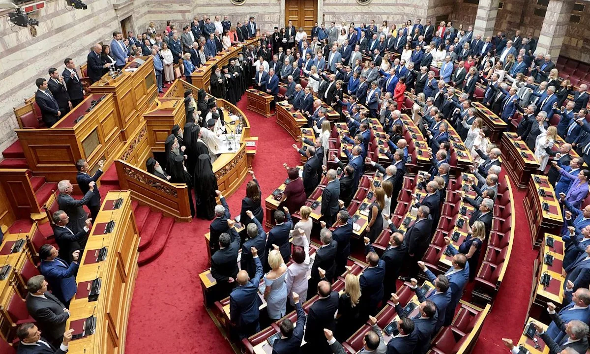 πρόταση μομφής πρόταση δυσπιστίας