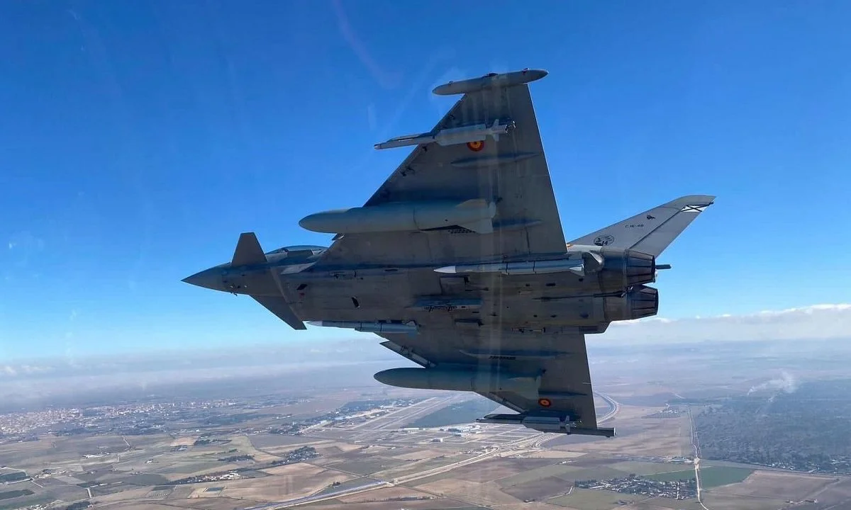 https://www.geostratigika.gr/exoplistika/eftase-stin-agkira-i-prosfora-tou-eurofighter-typhoon-ke-iparchi-oros-gia-tous-meteor-apo-tous-tourkous/