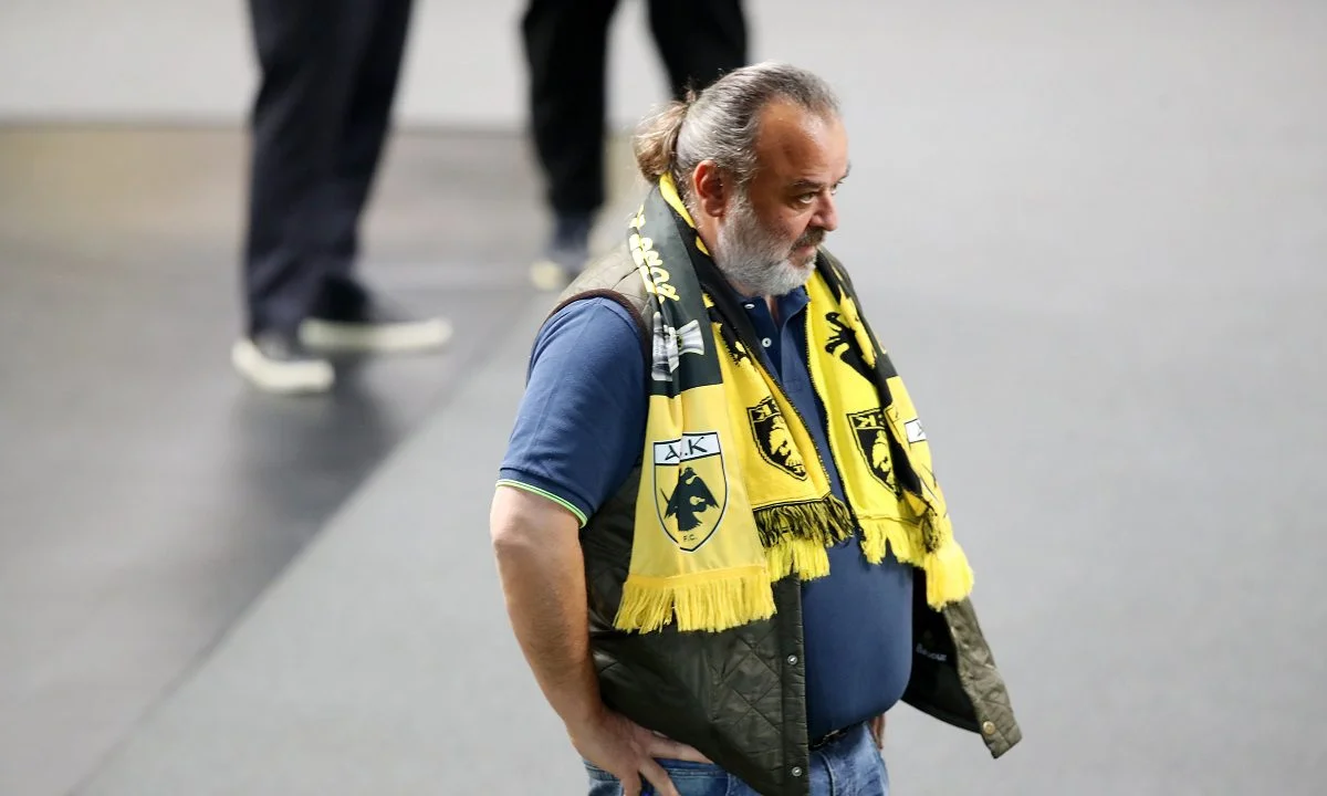 Ο Μάριος Ηλιόπουλος προς το παρόν πάει με Αλμέιδα, αν και το περιβάλλον του προσπαθεί να τον πείσει οτι ο κύκλος του Αργεντίνου στην ΑΕΚ έκλεισε.