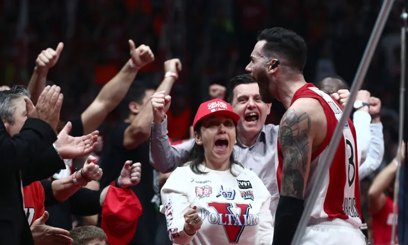Ολυμπιακός-Παναθηναϊκός 76-74: Ο Παναθηναϊκός πήγε για την ανατροπή της 10ετίας, ο Ολυμπιακός τη νίκη και την πρωτιά