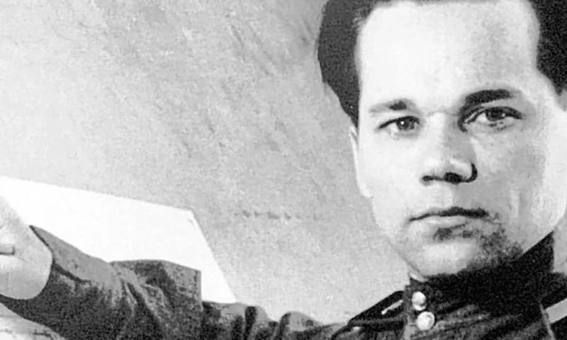 Λίγο πριν πεθάνει λύγισε. Είμαι άραγε υπαίτιος για το θάνατο εκατομμυρίων ανθρώπων;