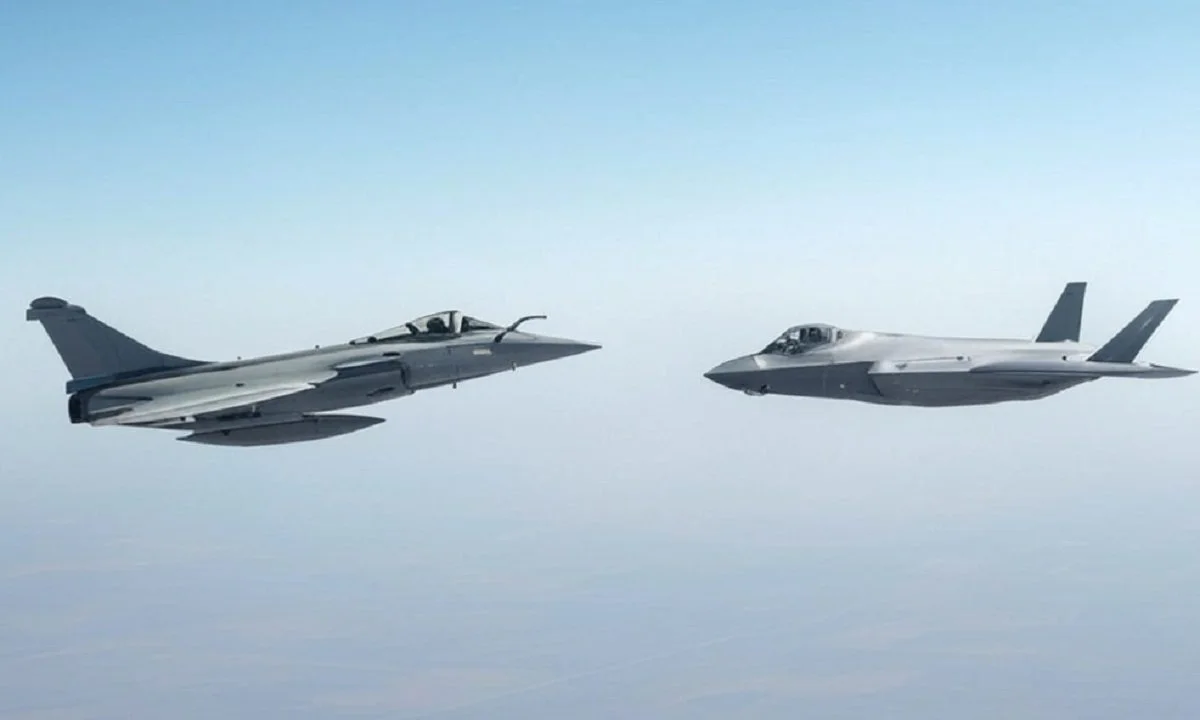 Rafale vs F-35: Η απόλυτη αερομαχία που δεν θέλει κανείς να δει κρατείται επτασφράγιστο μυστικό