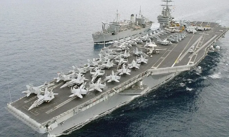 Τούρκοι: Το αμερικανικό αεροπλανοφόρο Harry S. Truman που συγκρούστηκε με εμπορικό πλοίο κοντά στην Αίγυπτο υποβλήθηκε σε επισκευές στην Ελλάδα