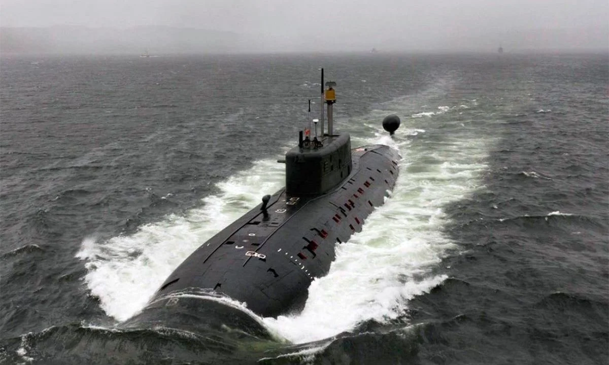 Ρωσικό υποβρύχιο εκτοξεύει Kalibr με εμβέλεια 2.500 χλμ στη Θάλασσα της Ιαπωνίας
