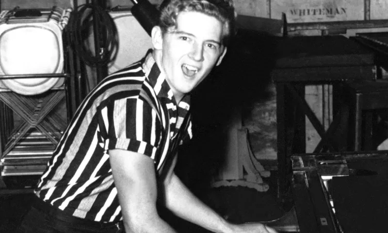 Ήταν ο νέος Elvis Presley αλλά τα κατέστρεψε όλα όταν παντρεύτηκε την 13χρονη ξαδέρφη του