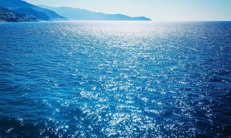 Γιατί η θάλασσα είναι μπλε; Όχι, δεν είναι μόνο αντανάκλαση του ουρανού