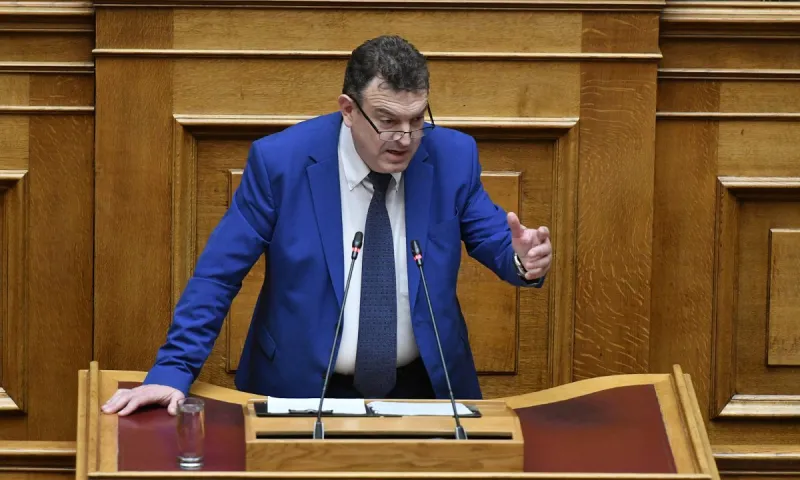 Νικόλαος Παπαδόπουλος: Καταγγέλει σοβιετικό πολιτμπιρό στο κόμμα του ο βουλευτής της ΝΙΚΗΣ - Απασφάλισε ο βουλευτής που μόνος τα έβαλε με το σύστημα και τις βέβηλες εικόνες