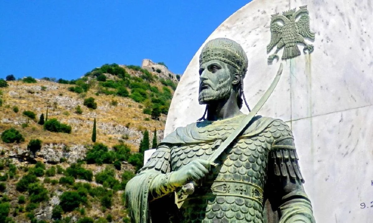 Όταν ο Μιχάλης Ρακιντζής έφτιαξε βίντεο κλιπ με το ξύπνημα του Μαρμαρωμένου Βασιλιά