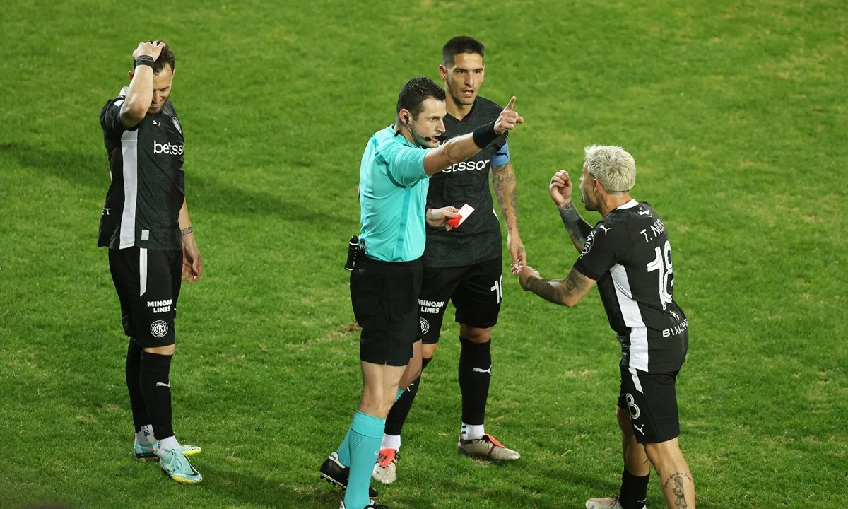 Διαιτησία: Βλέπουν την βαθμολογία ανάποδα! Τέσσερις μήνες εκτός και τον βάζουν σε ντέρμπι!