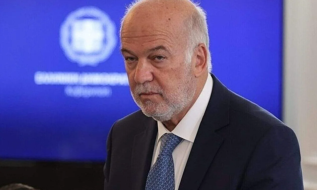 Μήνυμα με αποδέκτη τον... Τραμπ - Πανικόβλητη η κυβέρνηση από τη δημοσκοπική κατρακύλα, βάζει κάποια ελάχιστα όρια στο νόμο - έκτρωμα.