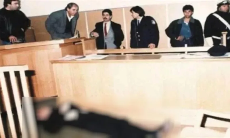 Η δίκη έγινε στην Αθήνα για να μη γίνει βεντέτα αλλά ο πατέρας του νεκρού εκτέλεσε τον δολοφόνο μπροστά στους δικαστές