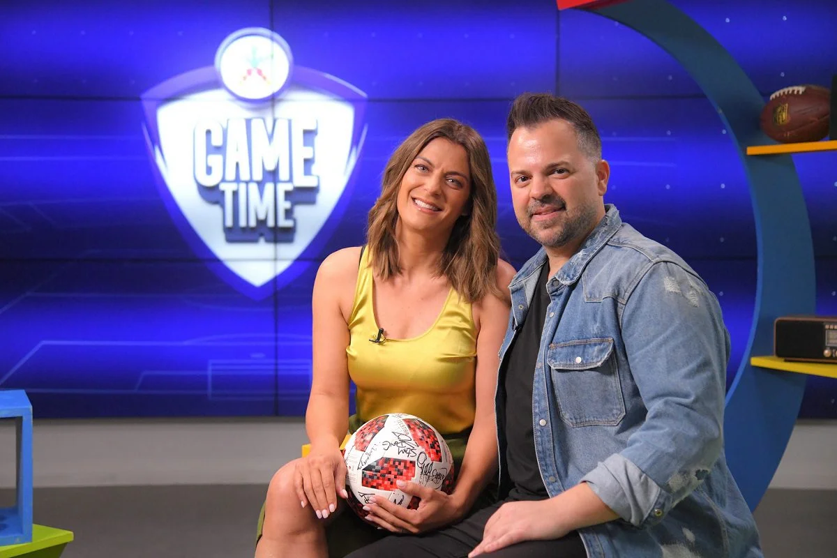 Ο Νίκος Απέργης στο ΟΠΑΠ Game Time: Το προφιτερόλ με τον Πρίντεζη, η διασκευή του Πανταζή και η live εκφώνηση αγώνα. Δείτε αναλυτικά.