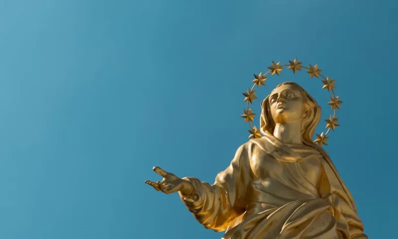 Γιατί βάζουν αντίγραφο της Παναγίας στην κορυφή κάθε ουρανοξύστη στο Μιλάνο;