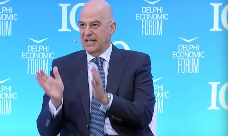 Ο Νίκος Δένδιας έκλεισε το μάτι στους Γάλλους - Τι περιμένει εκτός τις Belharra και τους έκανε... απόλυτο κοπλιμέντο