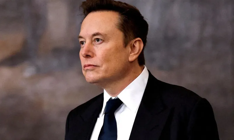 Ο παππούς του Elon Musk ήθελε να αντικαταστήσει τα ονόματα με αριθμούς και να καταργήσει τις εκλογές