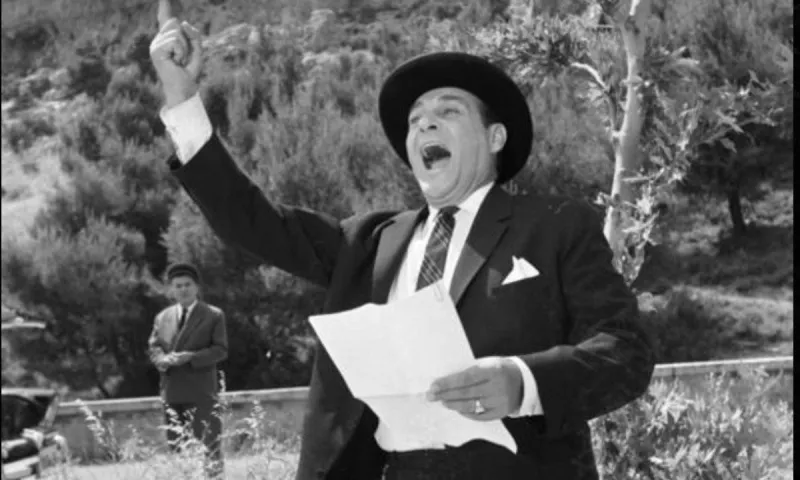 Μια από τις τελευταίες φωτογραφίες του Λάμπρου Κωνσταντάρα - Αγνώριστος!