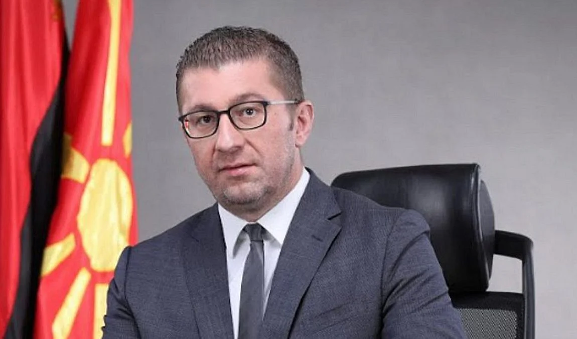 Ο προκλητικός Μιτσκόσκι δήλωσε ότι με τη δύναμη των επιχειρημάτων, «θα αποκαταστήσουμε όλα εκείνα που έχουμε απολέσει τα τελευταία χρόνια».