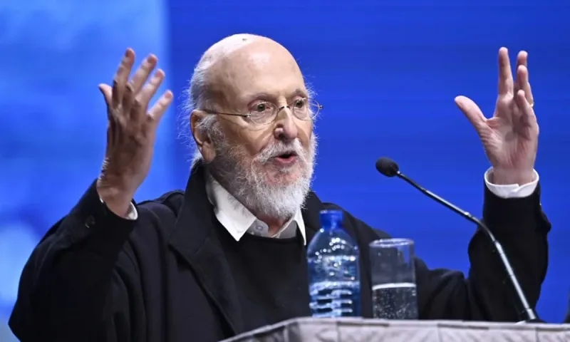 Διονύσης Σαββόπουλος: Αυτός ετοιμάζει ντοκιμαντέρ για τη ζωή του!