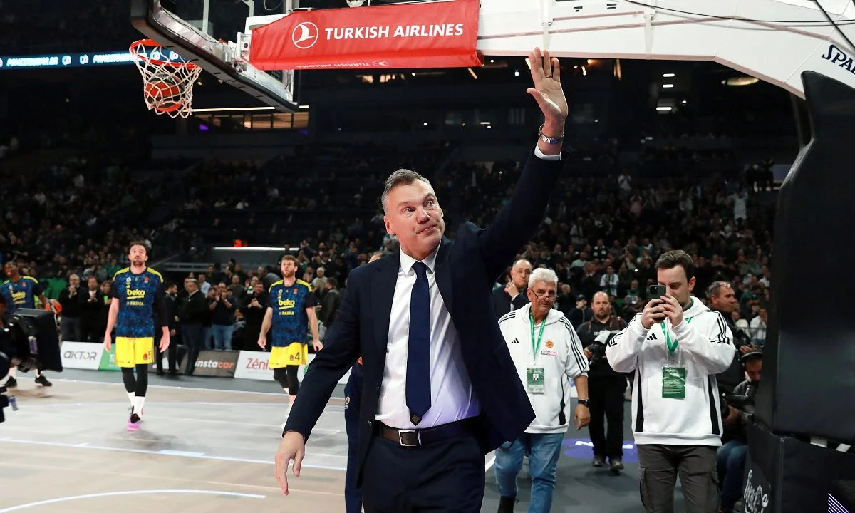 Η Φενερμπαχτσέ έγινε η πρώτη ομάδα που έκλεισε εισιτήριο για το Final 4, 3-0 την Παρί