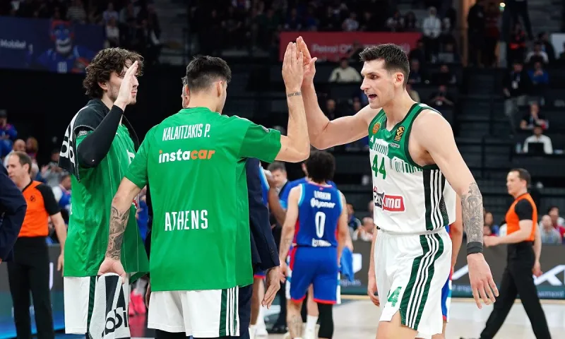 Εφές - Παναθηναϊκός 77-81: Παλικάρι ο Παναθηναϊκός στην Πόλη, πήρε και πάλι το πλεονέκτημα έδρας με κομβικό Μήτογλου