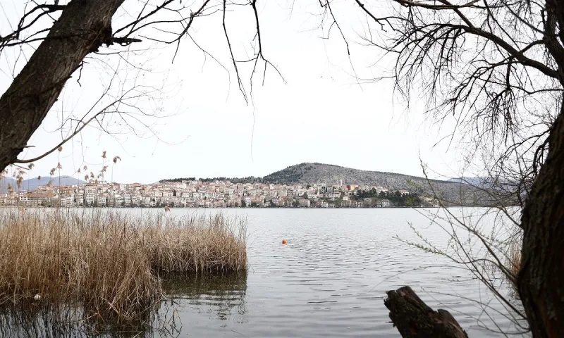 Οι δύο θεωρίες από που πήρε το ονομά της η Καστοριά