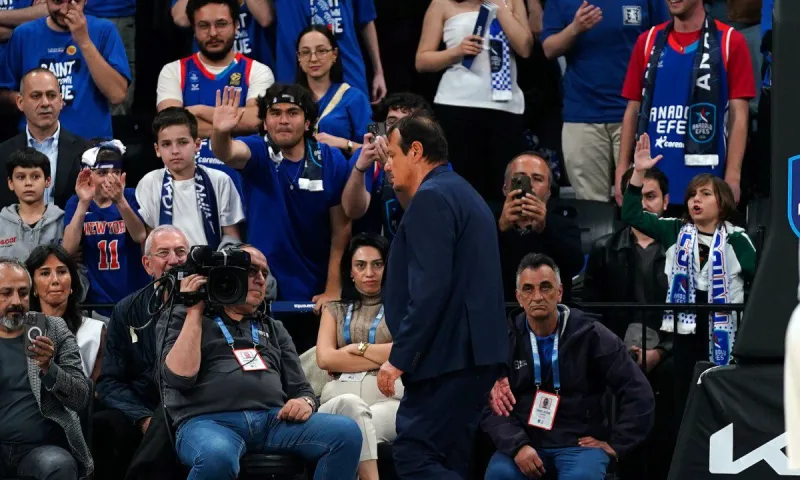 «Ergin Ataman, mola alsana!» – Τι φώναζαν οι φίλοι της Εφές και έγινε έξαλλος ο Αταμάν