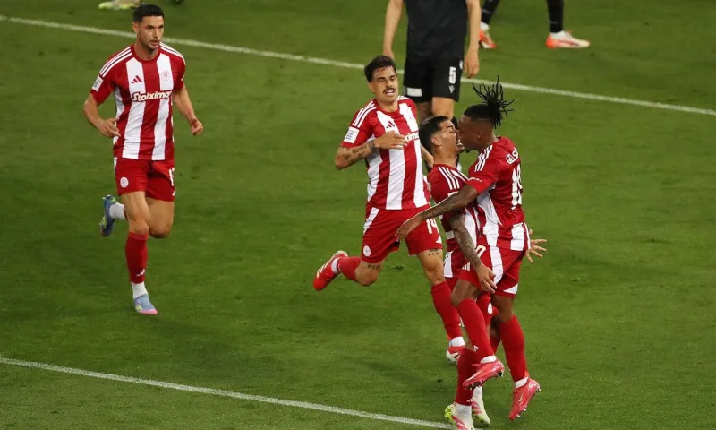 Live ενημέρωση: ΑΕΚ - Παναθηναϊκός 1-2 Τελικό και Ολυμπιακός - ΠΑΟΚ 4-2 Τελικό