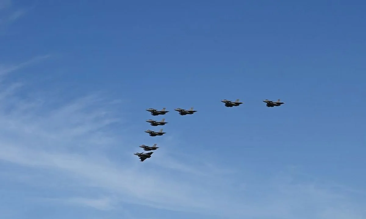 Rafale: Ο πύραυλος PL-15 και τα πρώτα ερωτηματικά στον αέρα