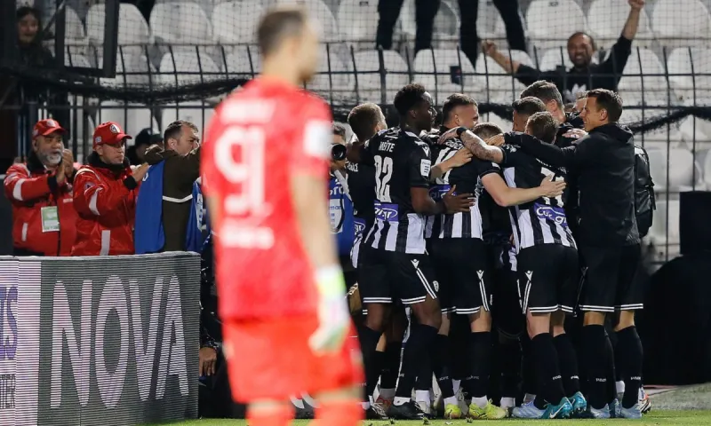 Live ενημέρωση στο ΠΑΟΚ - ΑΕΚ 1-0 Τελικό και το Παναθηναϊκός - Ολυμπιακός 0-1 Τελικό