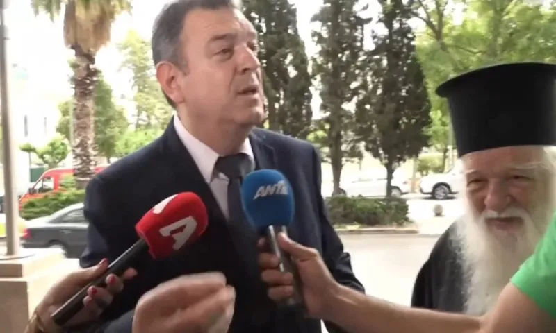Νικόλαος Παπαδόπουλος: Με... στήριξε το κόμμα μου (για την αντίδραση στις βέβηλες εικόνες) βάζοντάς με... τιμωρία - Πράξη ηρωική, είπε για τον βουλευτή ο Μητροπολίτης πρώην Καλαβρύτων και Αιγιαλείας Αμβρόσιος