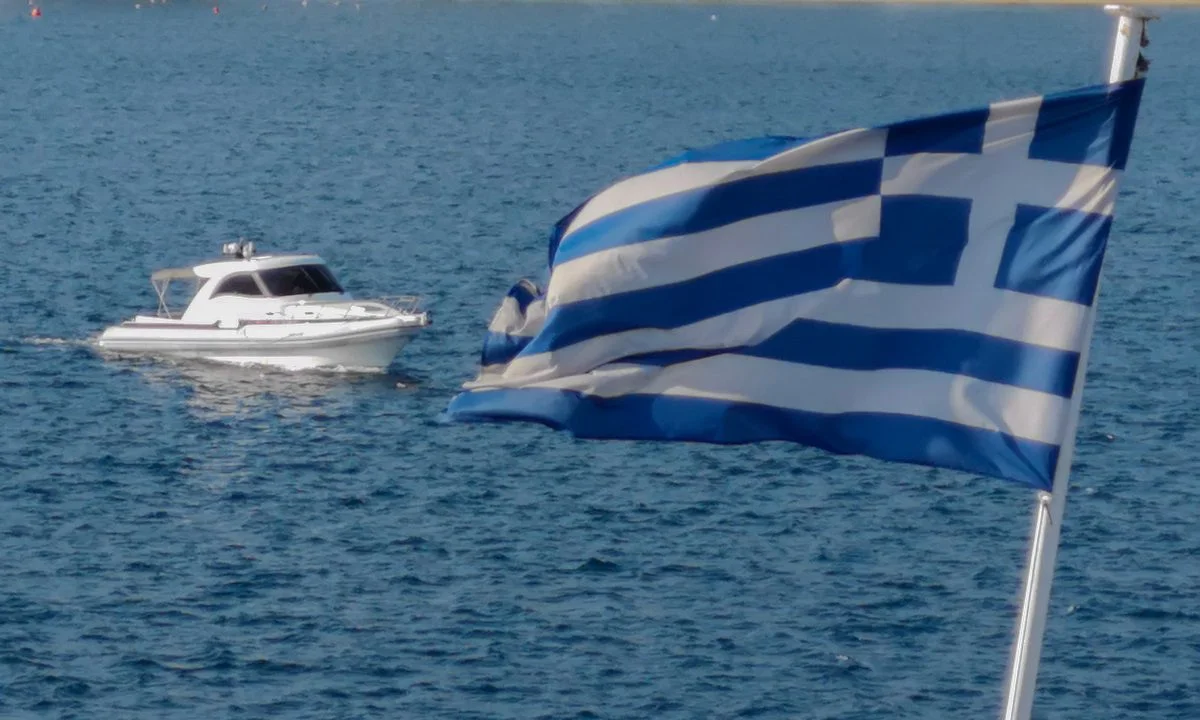 Που αλλού είναι επίσημη γλώσσα τα Ελληνικά