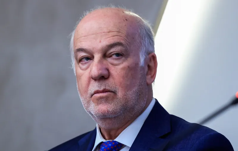 Σάλος με τη «μουλωχτή» τροπολογία Φλωρίδη που ανοίγει παράθυρο για «οικογενειακές» offshore εταιρείες πολιτικών