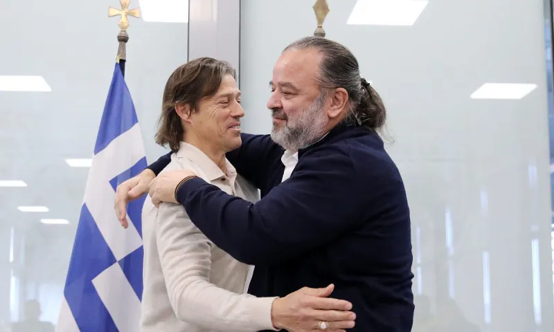 Ματίας Αλμέιδα: Αυτό και αν είναι είδηση - Χειρότερο από το να γυρίσει στην Ελλάδα και να πάει στον Ολυμπιακό;