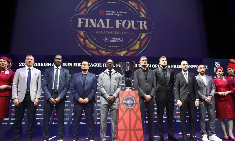 Euroleague Final -4 Άμπου Ντάμπι: Αταμάν για ελληνικό τελικό: «Κάνουμε πλάκα με τον Μπαρτζώκα και λέμε "ξανά και ξανά"» (vid)