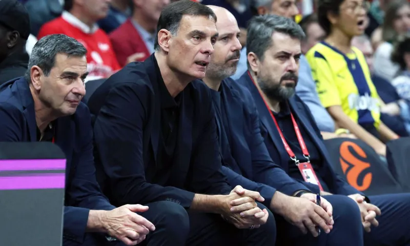 Ο Βασίλης Παπαθεοδώρου «τελείωσε» τον Γιώργο Μπαρτζώκα από τον Ολυμπιακό…