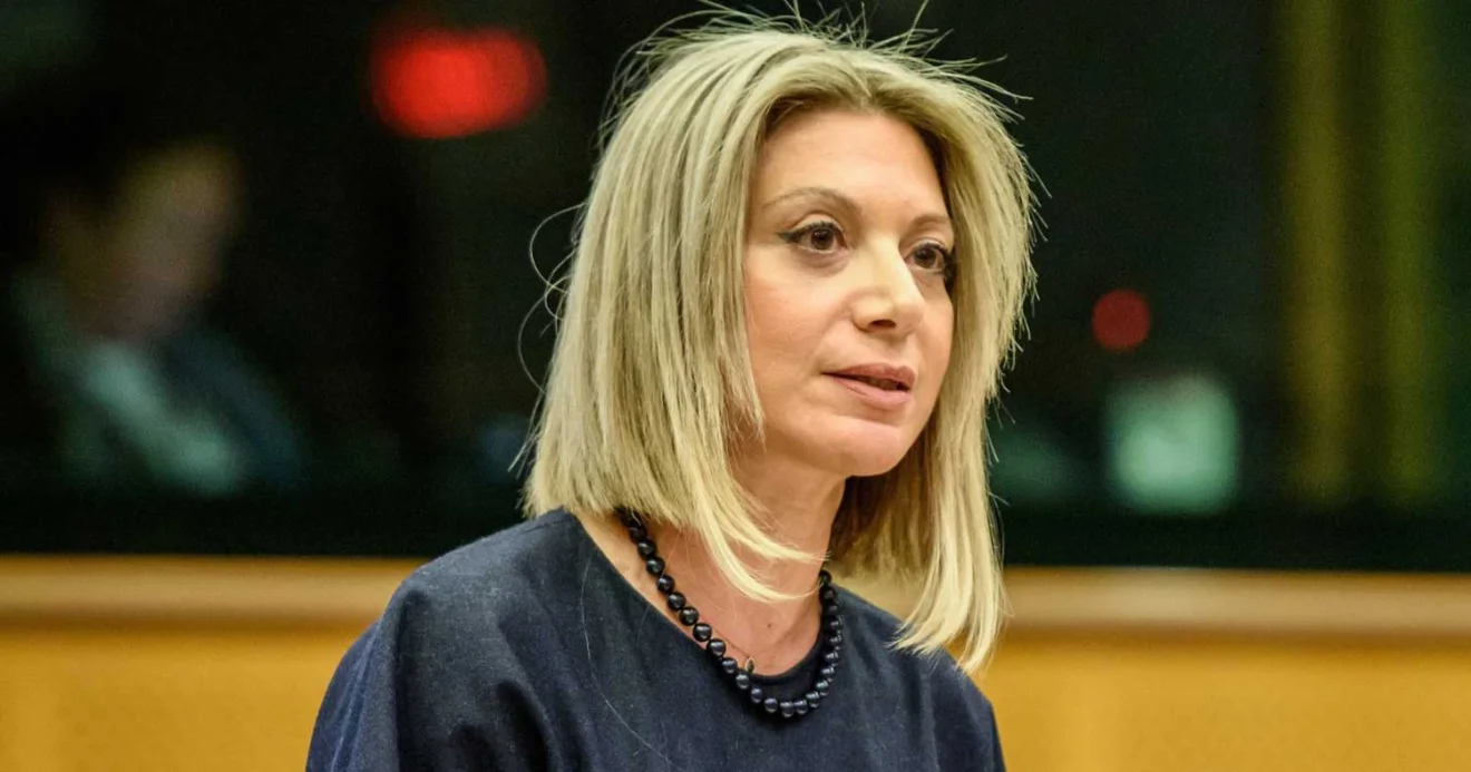 Μαρία Καρυστιανού: «Τον ξεπλένουν από τα κακουργήματα της διατάραξης ασφάλειας συγκοινωνιών, έκθεσης και ανθρωποκτονίας με ενδεχόμενο δόλο».