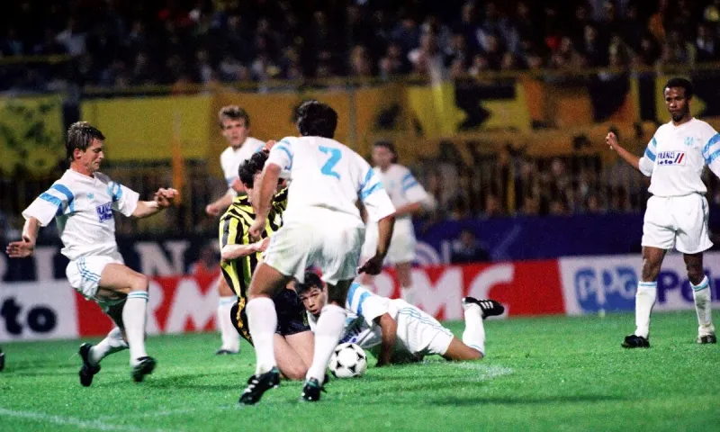 Μόνο μια Γαλλική ομάδα έχει πάρει το Champions League και εύχονται να μην το κάνει και η Παρί