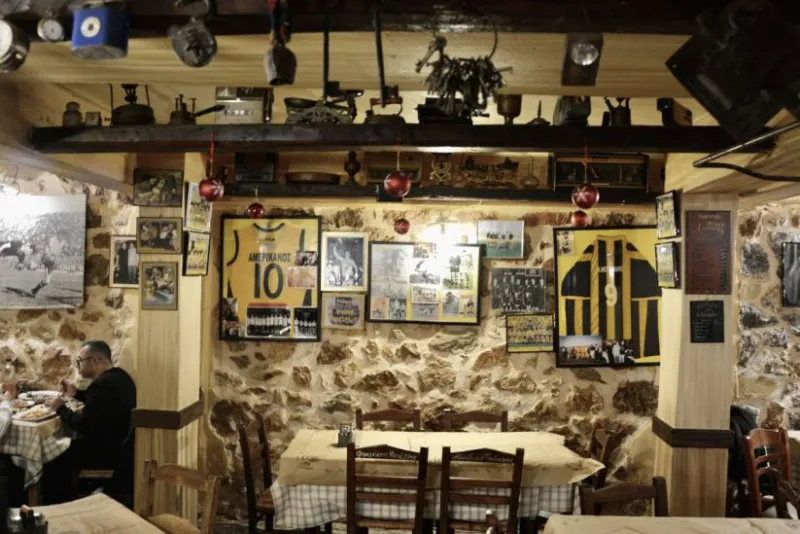 Η ταβέρνα στέκι καλλιτεχνών και αθλητών στη Νέα Φιλαδέλφεια