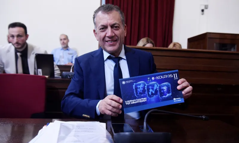 Πώς και δεν πήγε ο Βρούτσης στο σπίτι τους;