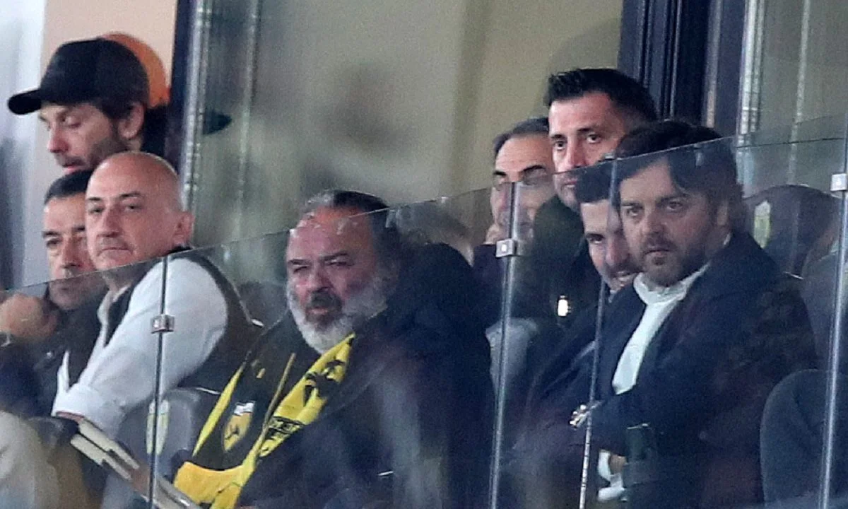 Τον… ατελείωτο έχει η τελική ευθεία για τον διάδοχο του Ματίας Αλμέιδα στην ΑΕΚ.
