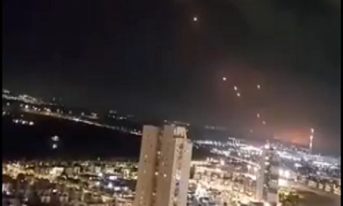 Σκηνές πολέμου στο Ισραήλ: Το Iron Dome δεν προλαβαίνει - Αντεπίθεση-σοκ από Ιράν