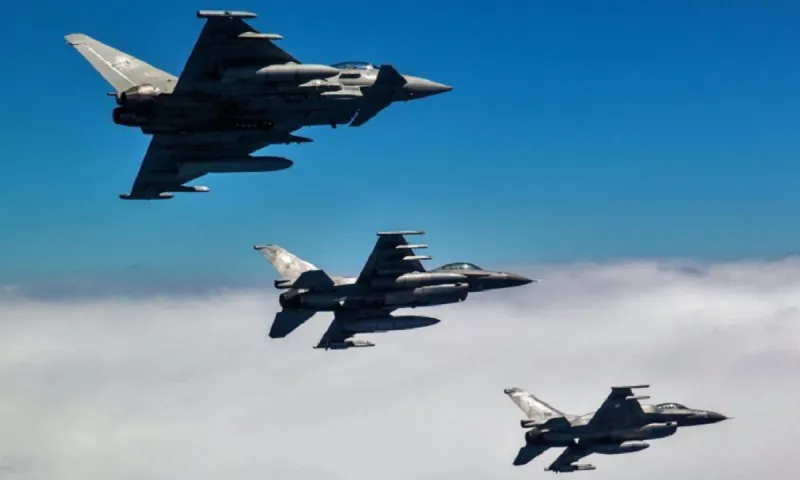Σκληρό μήνυμα με φόντο τα Eurofighter: Η Ελλάδα κοιτάζει Γαλλία για τα υποβρύχια