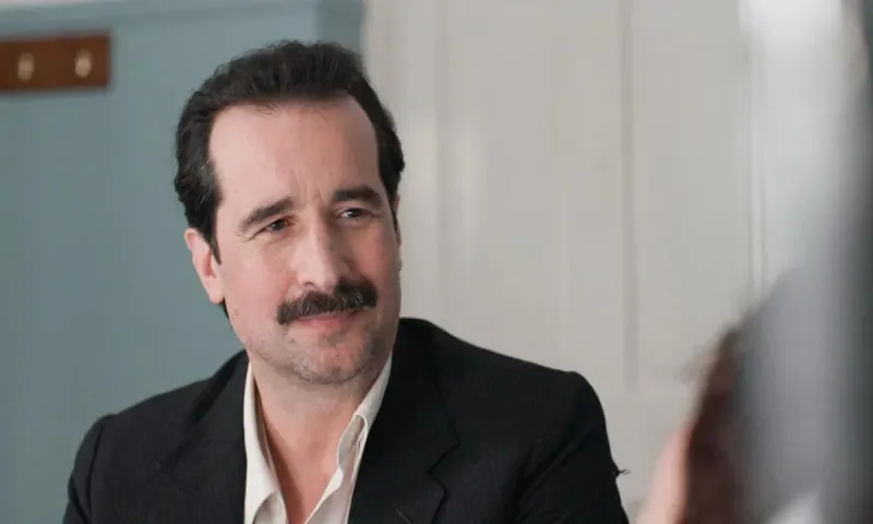 Grand Hotel: Ο Νώντας ζητά από τον Χαραλάμπη να γίνει η σκιά του Ρήγα