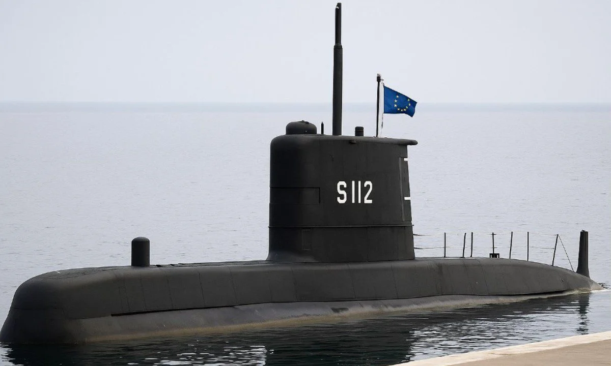 Το ΠΝ αποχαιρέτησε το ΤΡΙΤΩΝ (S-112), ένα από τα ιστορικά υποβρύχια της κλάσης ΓΛΑΥΚΟΣ. Ποια είναι η επόμενη μέρα για τον υποβρύχιο στόλο.