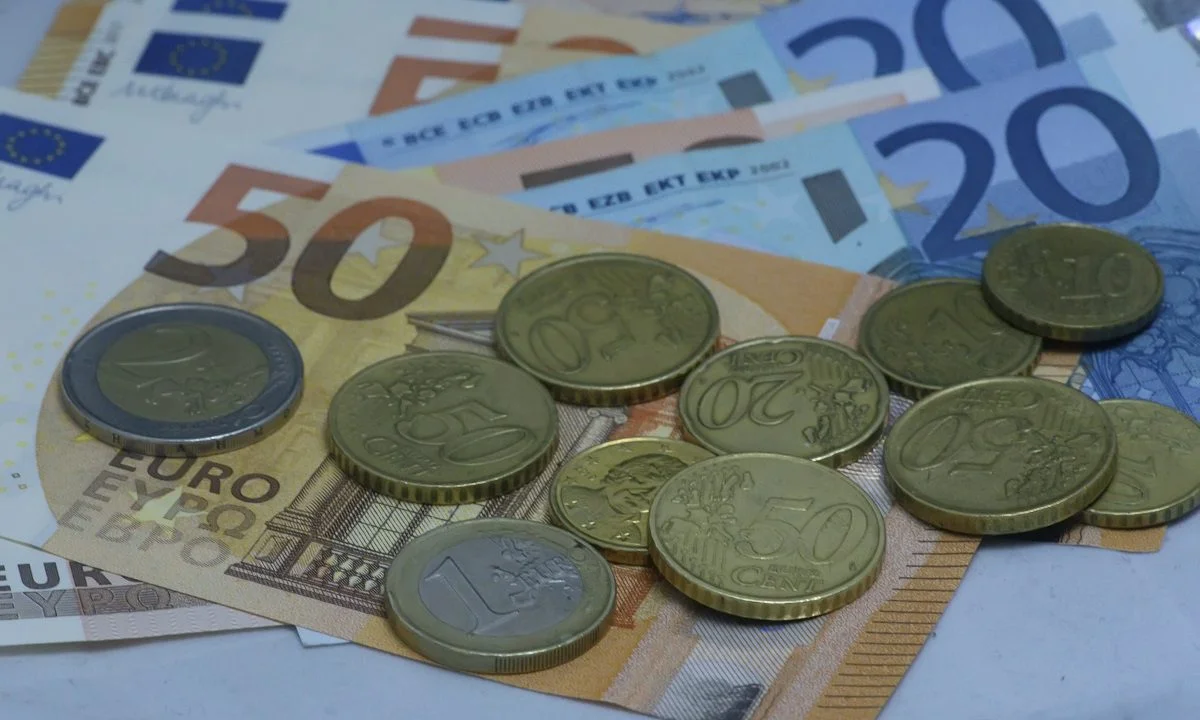 Μπόνους 400 ευρώ σε ανέργους – Ποιοι παίρνουν το επίδομα