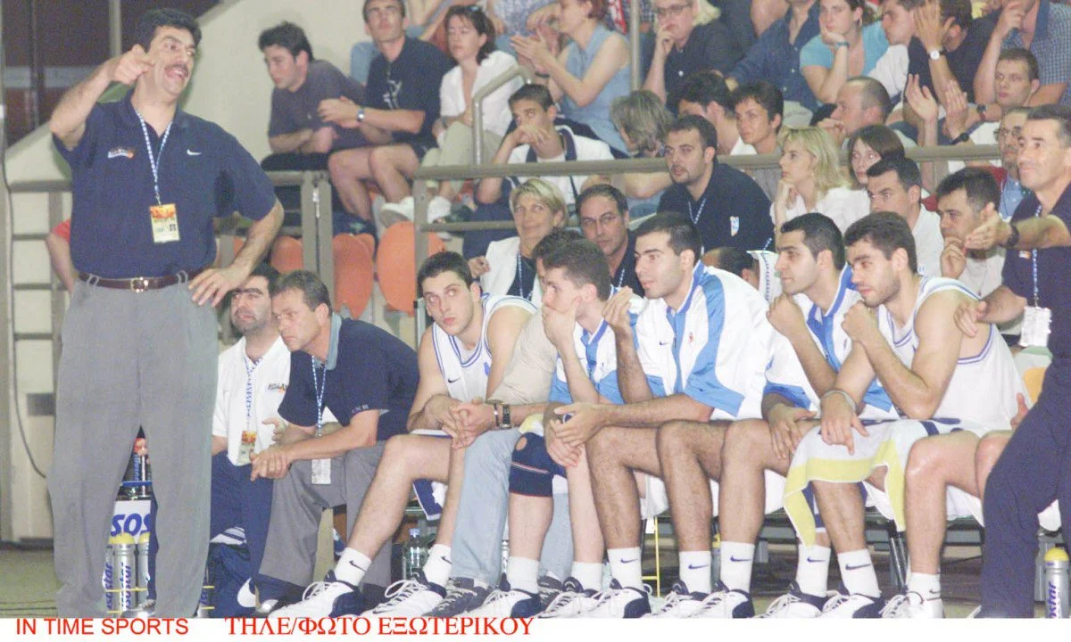 Στις 23 Ιουνίου 1999, η Εθνική Ελλάδας μπάσκετ υπέστη συντριπτική ήττα (82‑64 Λιθουανία_ στο EuroBasket Γαλλίας. Αποκλείστηκε στην 1η φάση