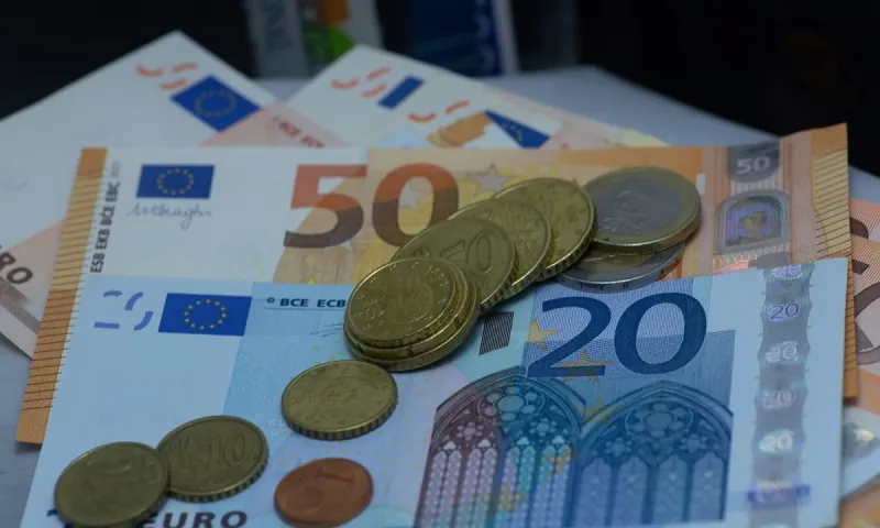 Ποιοι θα δουν χρήματα στους λογαριασμούς τους έως 27 Ιουνίου