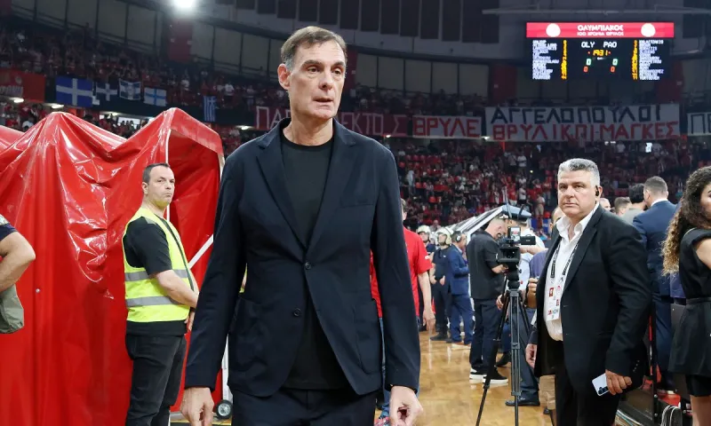 Ο Μπαρτζώκας πάει Λας Βέγκας: Επαφές, scouting και πλήρης εικόνα αγοράς για τον Ολυμπιακό