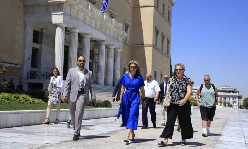 Μαρία Καρυστιανού: Κατέθεσε τη «φωνή του λαού» στη Βουλή με το ψήφισμα 1,3 εκατ. υπογραφών - «Η ατιμωρησία δεν συνάδει με τη Δημοκρατία»