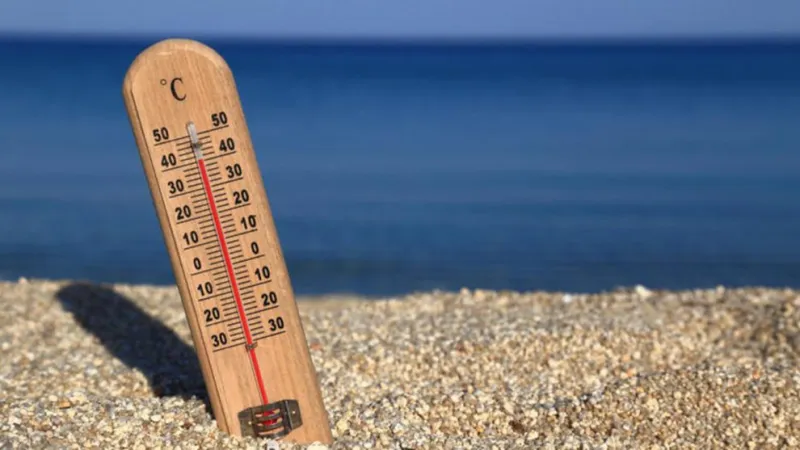 Οδηγίες για να προφυλαχτείτε και να αντιμετωπίσετε τον καύσωνα